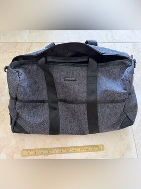 EUC Hook & Albert Gray Training Duffle Bag Gym Work Travel Athleisure Athletic